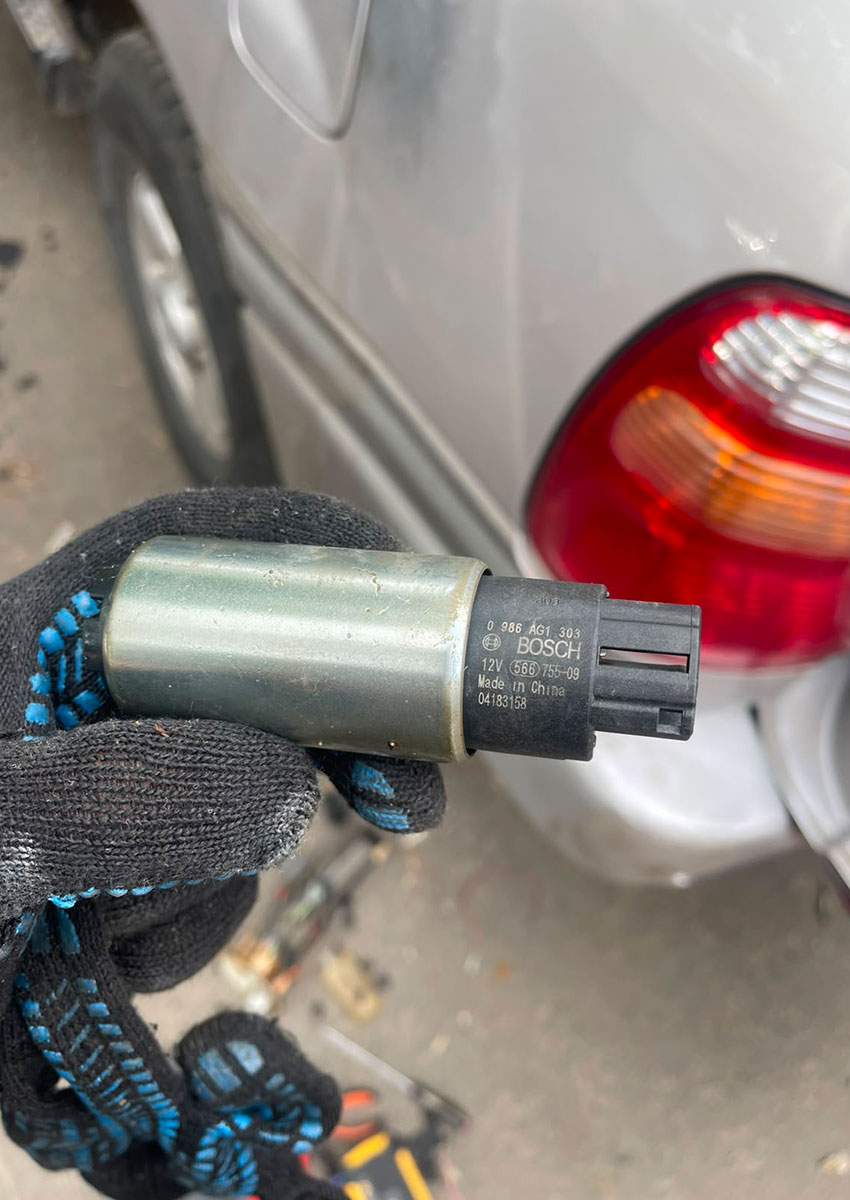 Автомеханик легковых автомобилей